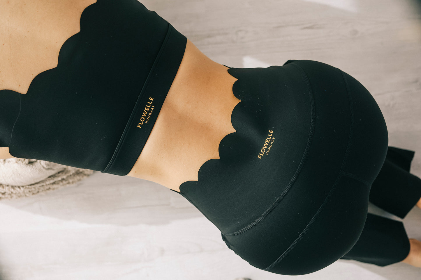 FLOWELLE- Scallop Trapéz Legging